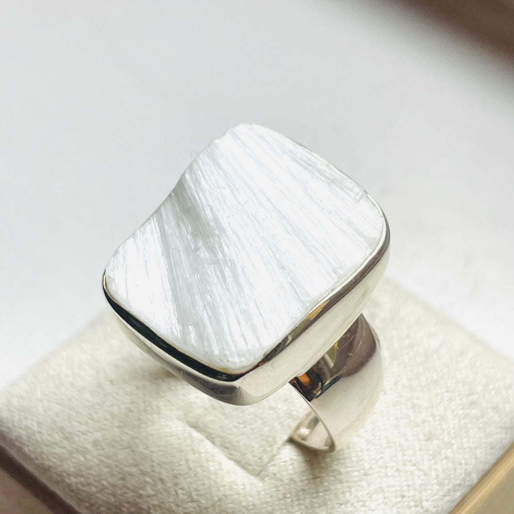 Scolecite Rough Rectangle Ring - US 8