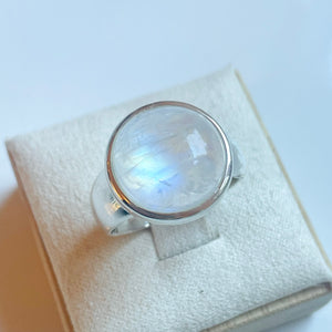 Rainbow Moonstone Medium Round Ring - US 7