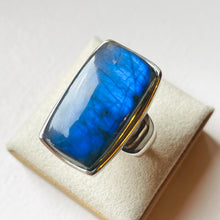 Load image into Gallery viewer, Labradorite Polished Rectangle Statement Ring - US 9.5
