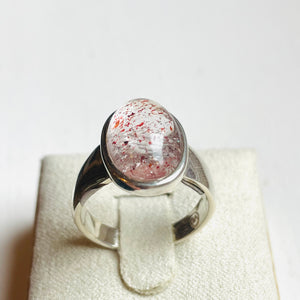 Strawberry Hematoid Medium Oval Ring - US 7