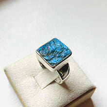 Load image into Gallery viewer, Labradorite Rough Square Ring #2 - US 5.5
