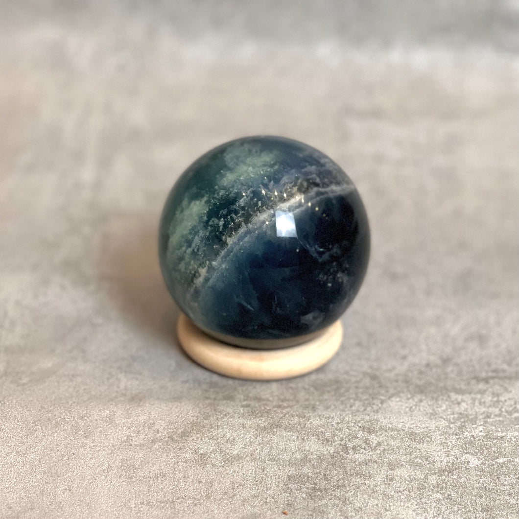 Fluorite Sphere L (7cm)
