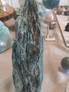 Raw Fuschite