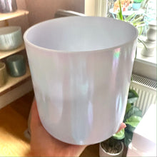 Load image into Gallery viewer, 6&quot; A#-35 Mother Of Platinum, ocean indium (inside) Crystal Tones Alchemy Bowl (113862)
