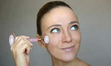 Load image into Gallery viewer, Rose Qaurtz Facial Roller
