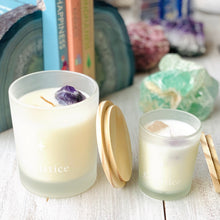 Load image into Gallery viewer, Soulstice Candle (Bergamot, Cyclamen, Cedarwood)

