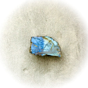 Labradorite Rough (One size)