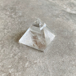 Quartz Pyramid (Medium 4cm)