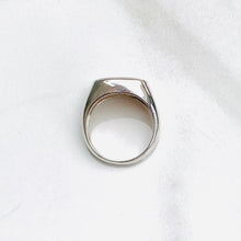Load image into Gallery viewer, Tigers Eye Signet Ring
